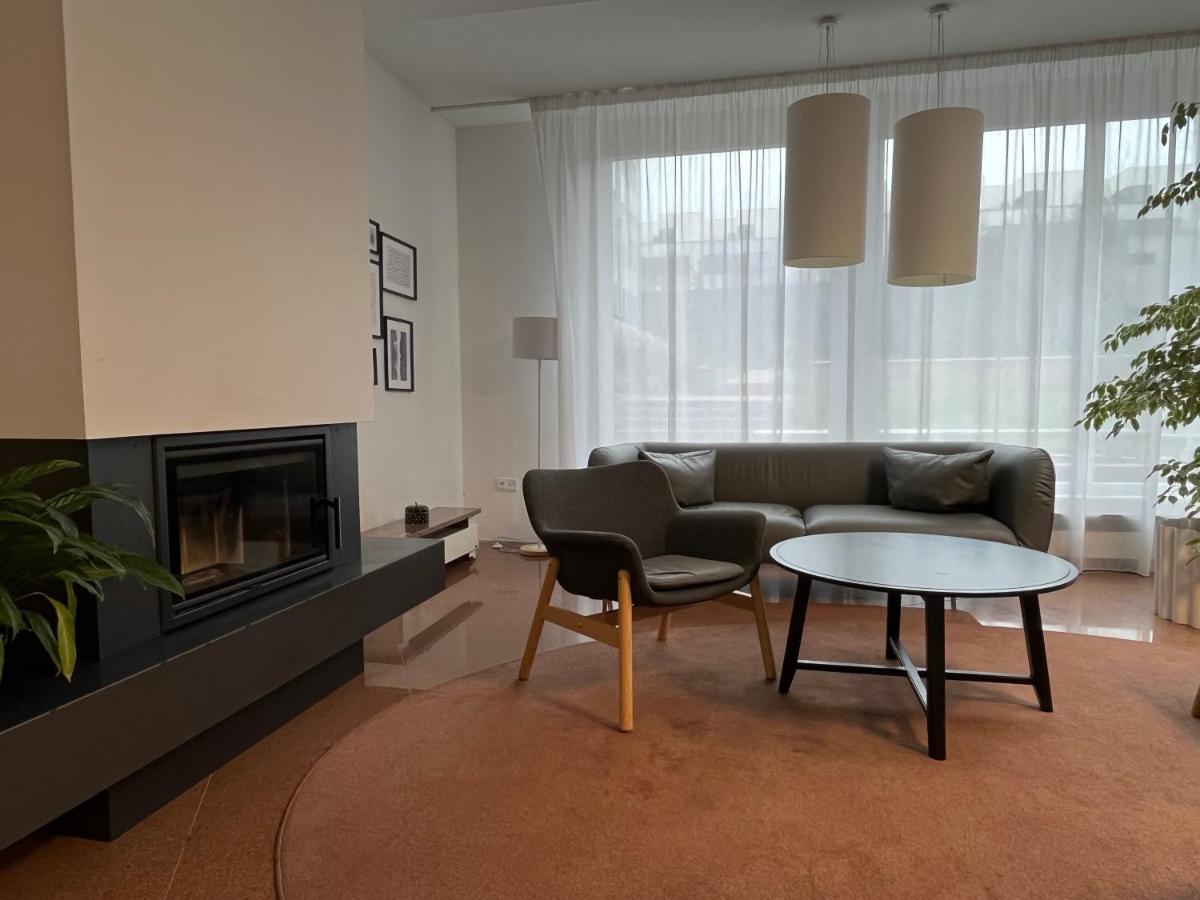 De Luxe Apartment, Wifi, Tv 65" Praga Esterno foto